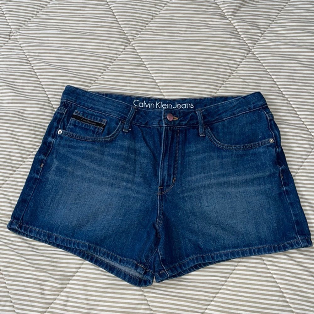 Calvin Klein Jean Shorts SZ 32